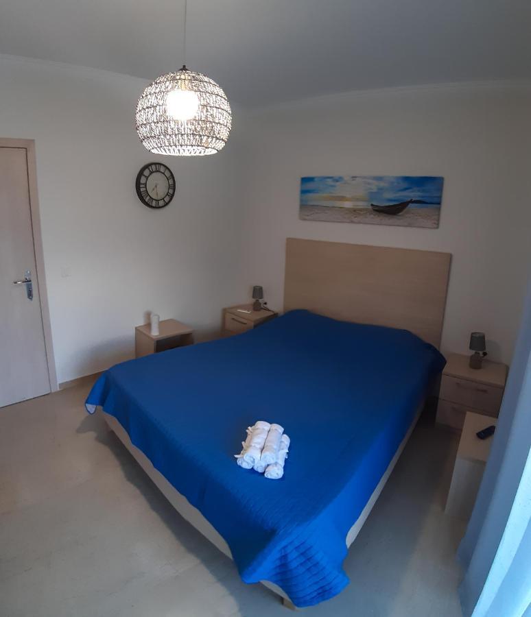 Central Apartment Near The Beach With Huge Private Terrace Loutráki Eksteriør billede